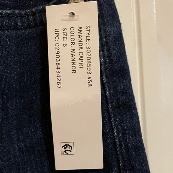 Gloria Vanderbilt Dark Blue Amanda Capri size 6  Jeans - Picture 3 of 7